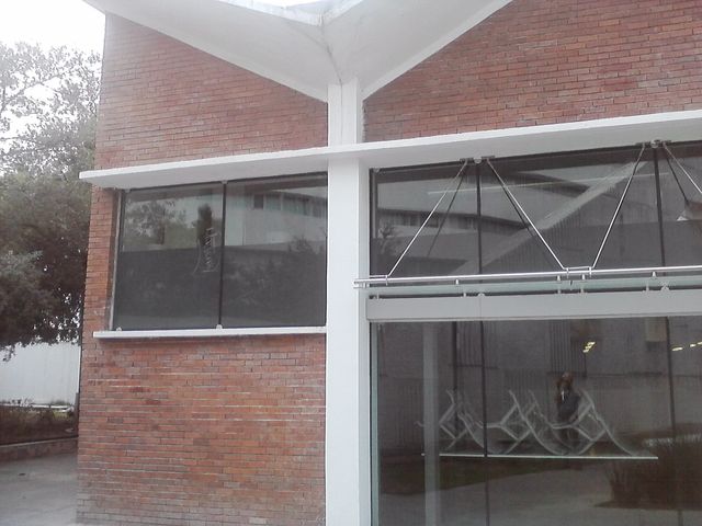 ITESM Fac. de Arquitectura Fijos Laterales Cr. Duo-Vent Low-E con pintura Ceramica