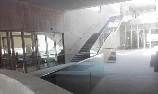 UDEM ESCALERAS EN 3° NIVEL